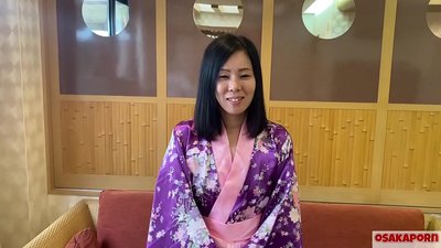 En 41 år gammel japansk kone utro mannen sin og guttene har sex for penger. Asiatisk tispe elsker svart hårete fittesex, tatoveringer og blowjobs. onanerende stående vovse IFOM OSAKAPORN