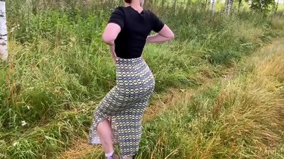 Kone suger kuk på gaten og har sex med ender på rumpa. CleoModel russisk porno