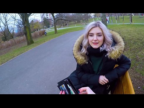 ❤️ Svelger en fremmeds varme sperm for penger - blowjob i parken av Eva Elfie Pornovideo ved no.com-porn-mz.ru